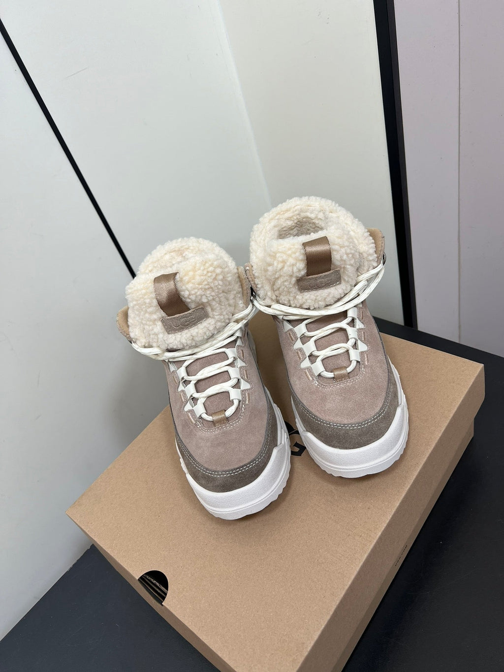 TERRETRAIL COZY LACE IN SAND BROWN SUEDE AND FLEECE