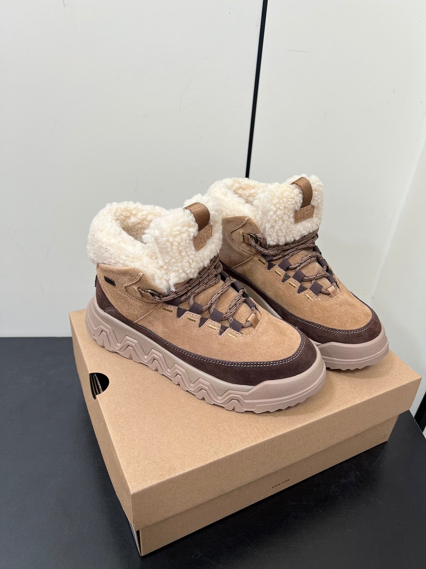 TERRETRAIL COZY LACE IN CHESTNUT BROWN SUEDE AND FLEECE
