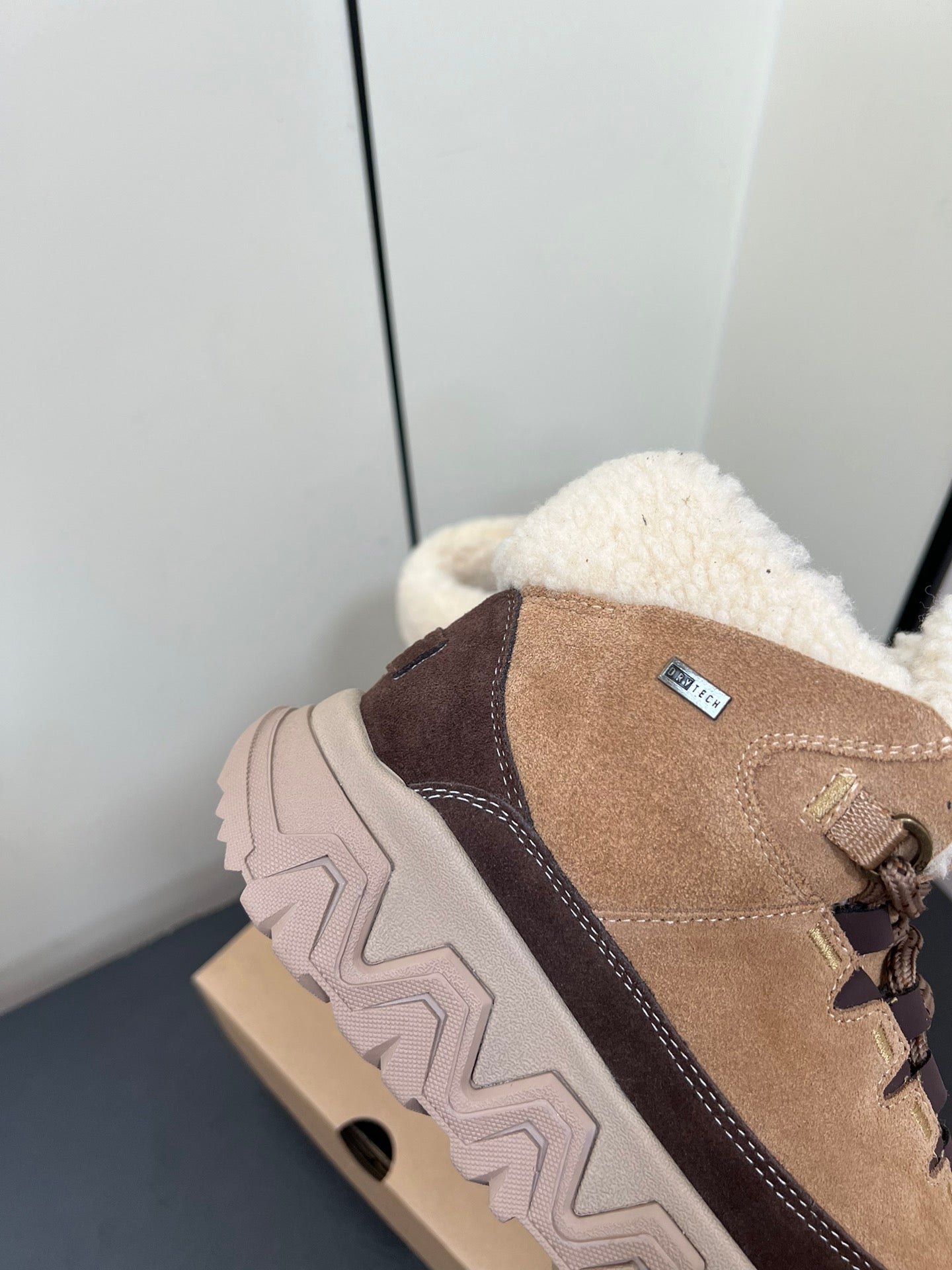 TERRETRAIL COZY LACE IN CHESTNUT BROWN SUEDE AND FLEECE