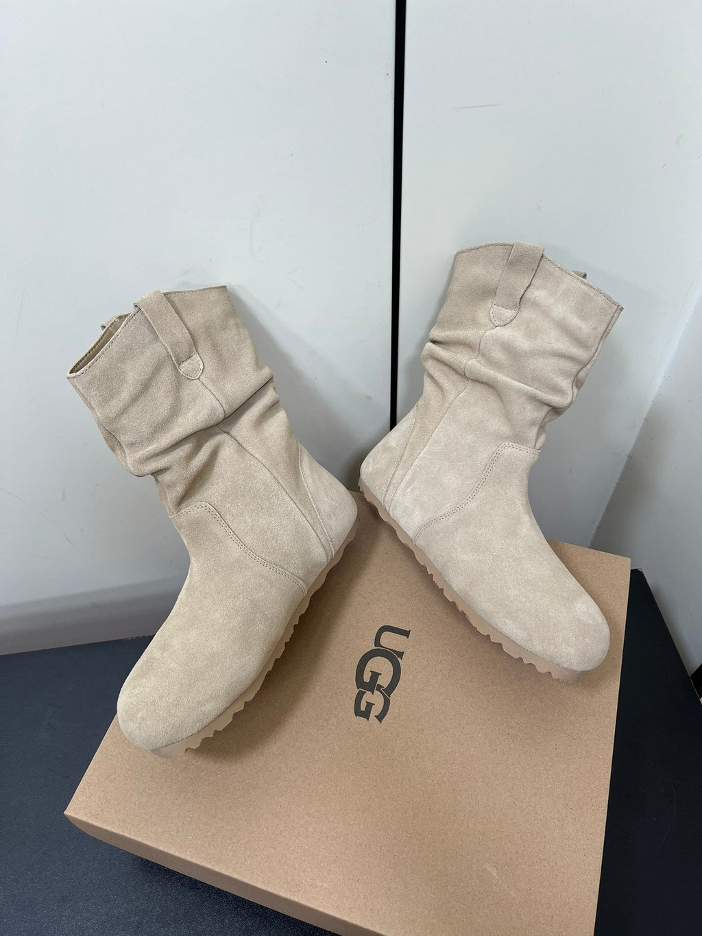 STACKED WRINKLE SHORT BOOTS IN KHAKI BROWN SUEDE