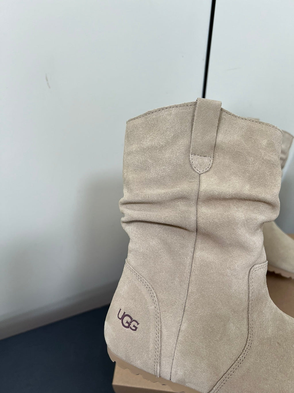 STACKED WRINKLE SHORT BOOTS IN KHAKI BROWN SUEDE