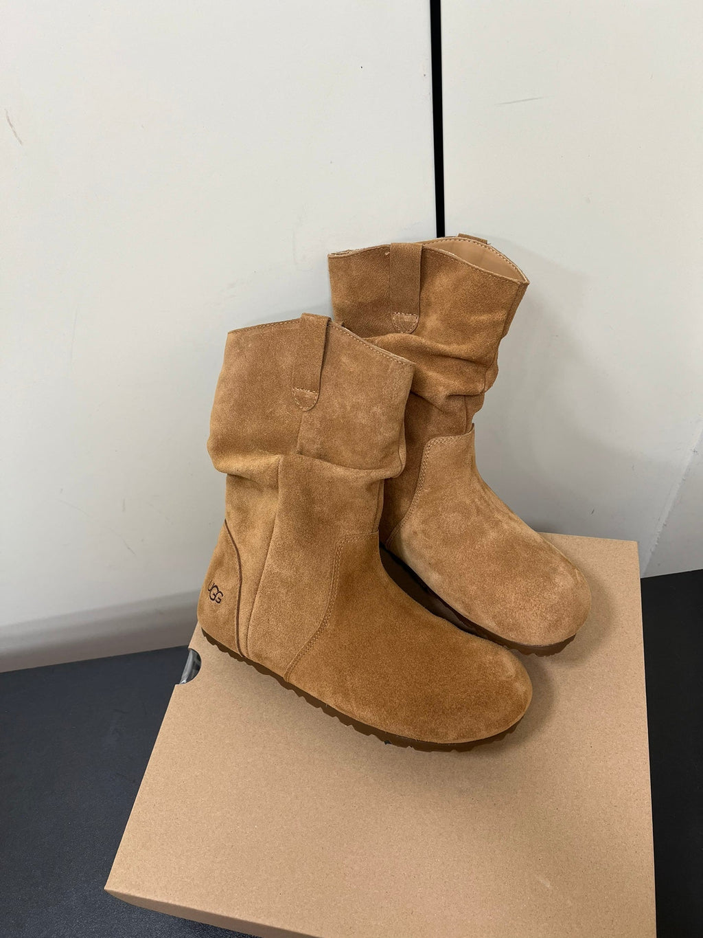STACKED WRINKLE SHORT BOOTS IN CIDER BROWN SUEDE