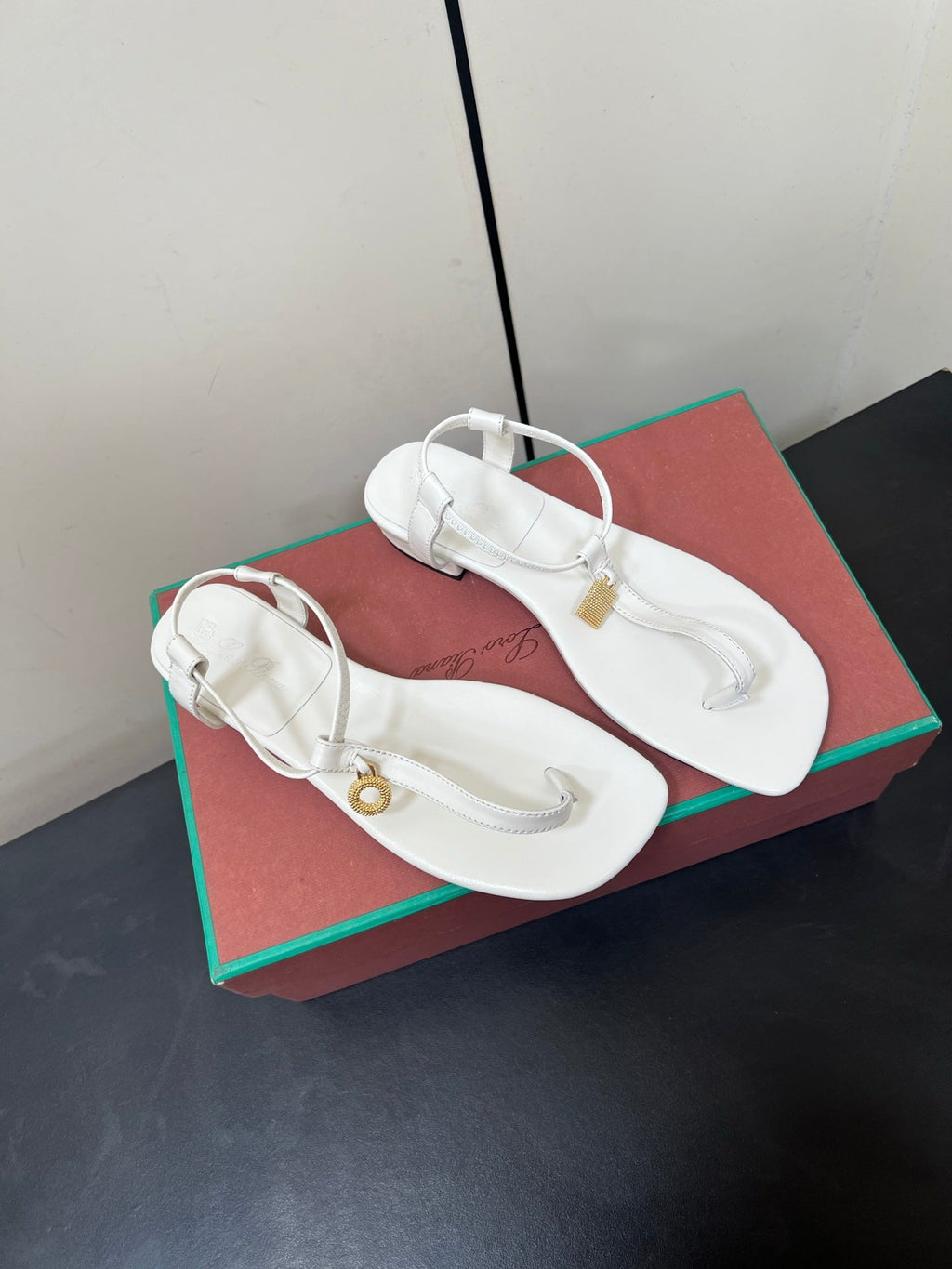 LP MINDIL SANDAL IN WHITE LAMBSKIN