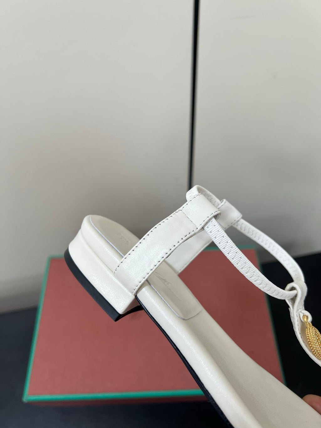LP MINDIL SANDAL IN WHITE LAMBSKIN