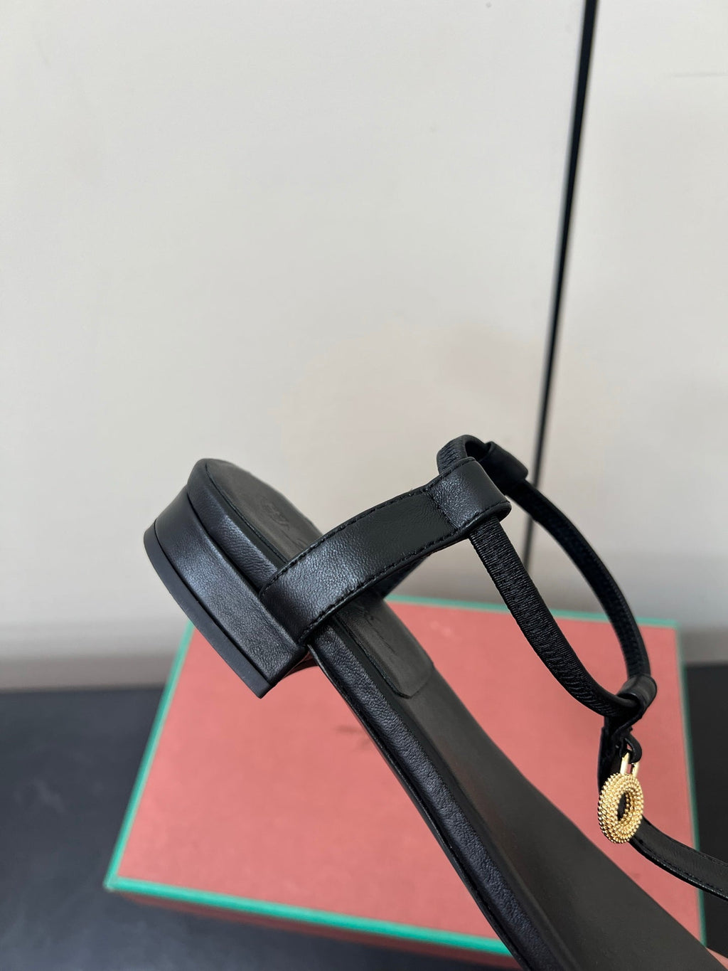 LP MINDIL SANDAL IN BLACK LAMBSKIN