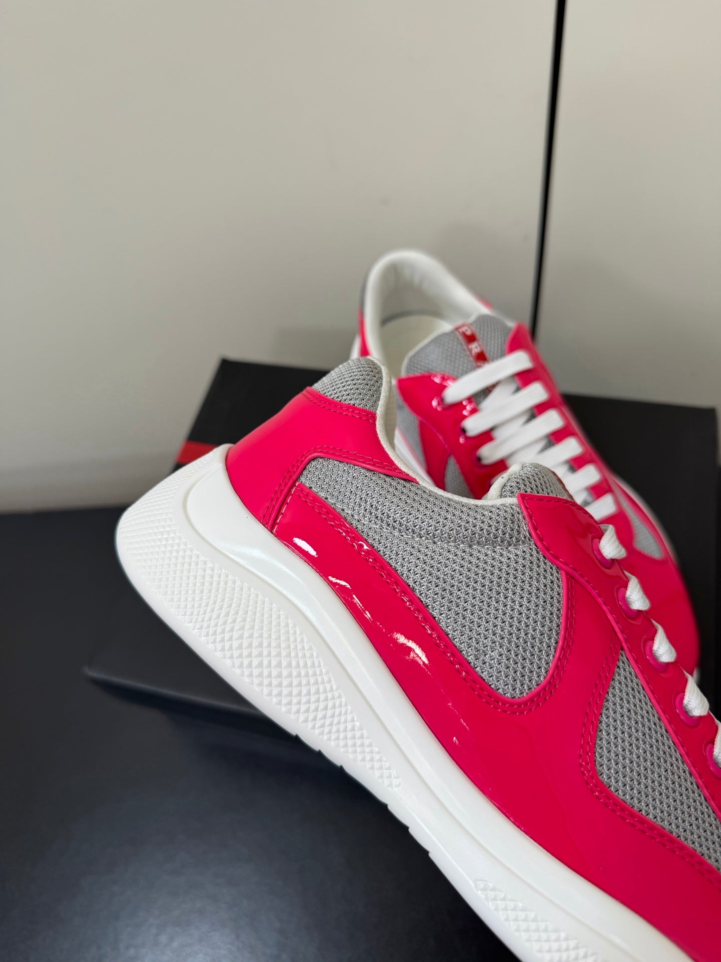 PRADA 26S SNEAKERS IN PINK PATENT CALFSKIN AND WHITE MESH