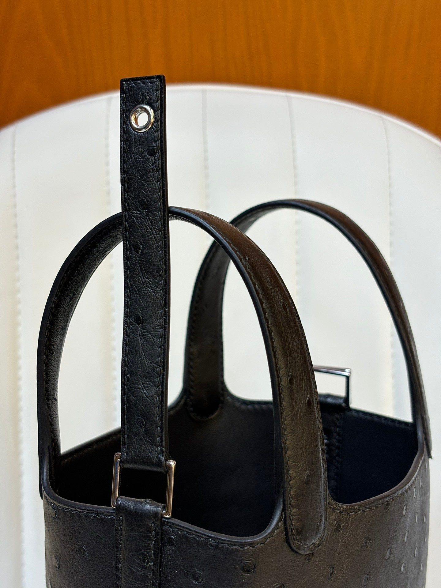 HM 25S PICOTIN LOCK 14 CM IN BLACK OSTRICH WITH SILVER HARDWARE