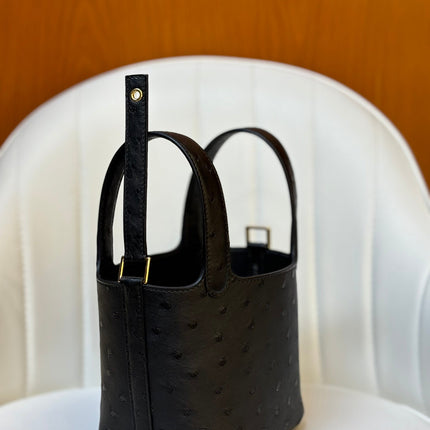 HM 25S PICOTIN LOCK 14 CM IN BLACK OSTRICH WITH GOLD HARDWARE