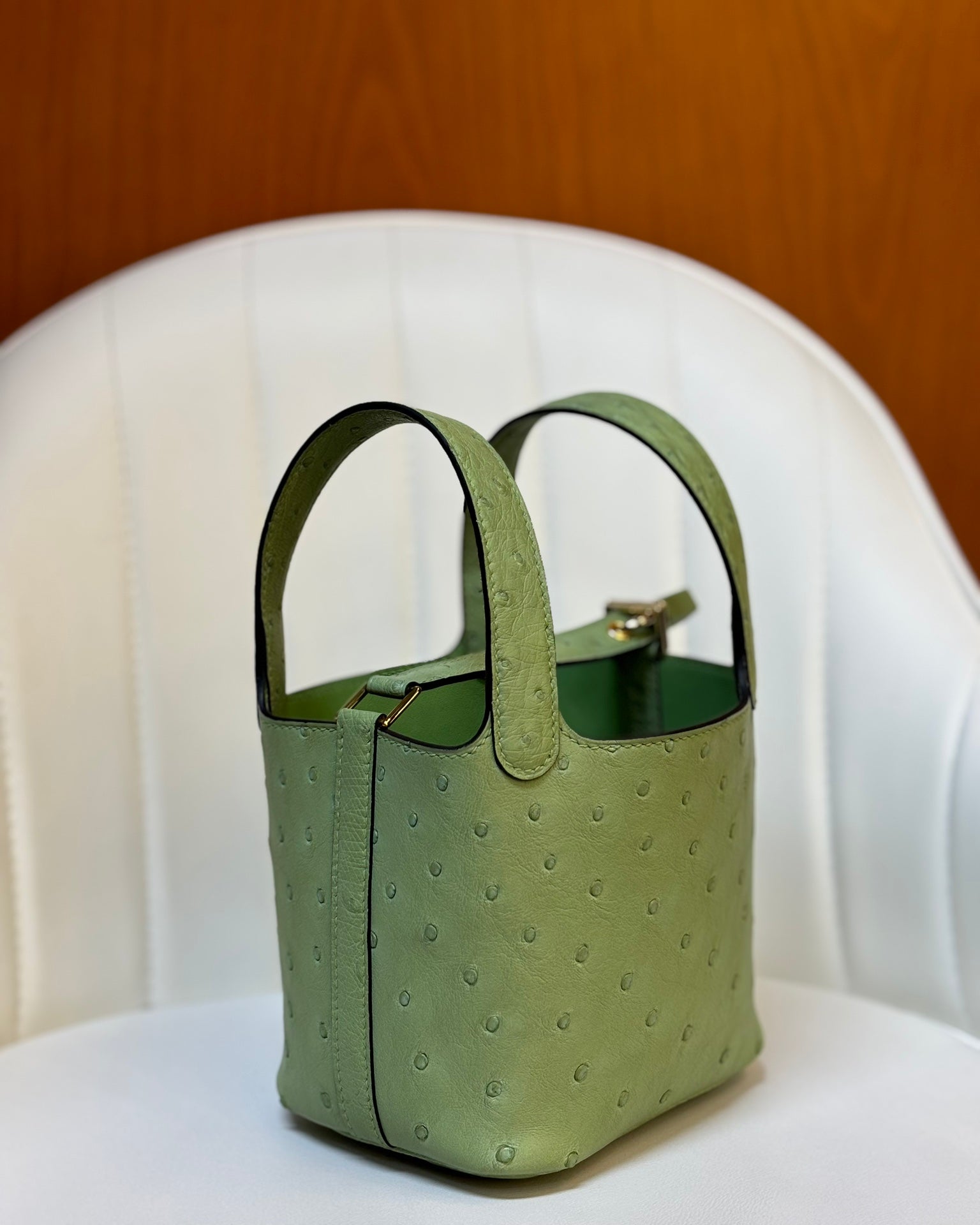 HM 25S PICOTIN LOCK 14 CM IN OLIVE GREEN OSTRICH WITH GOLD HARDWARE