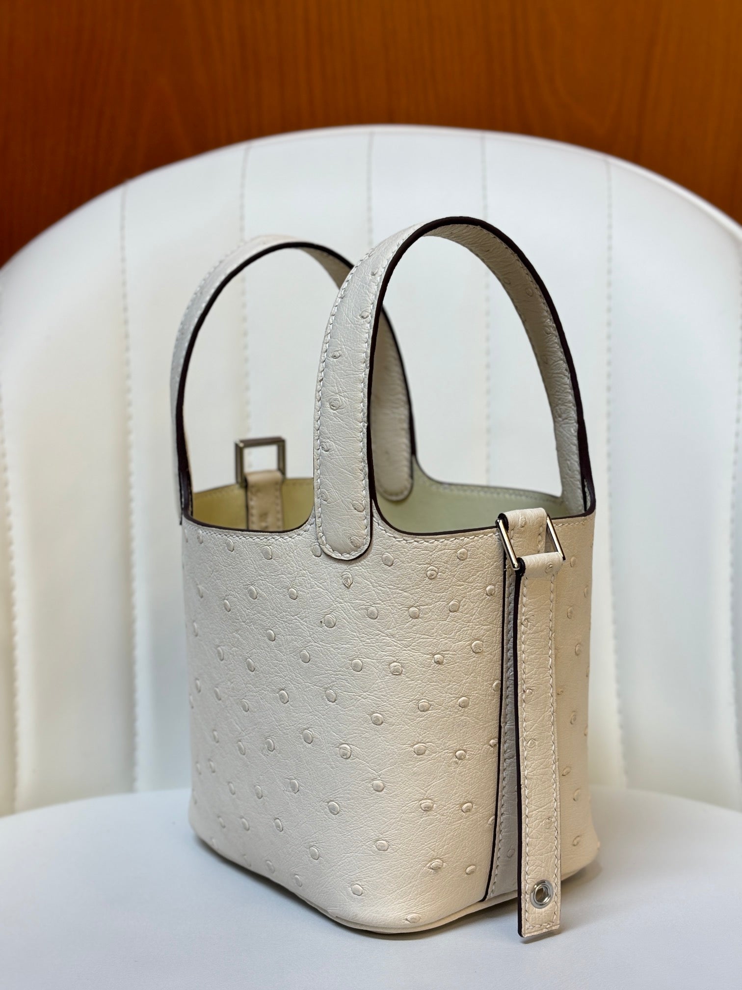 HM 25S PICOTIN LOCK 14 CM IN CREAM WHITE OSTRICH WITH SILVER HARDWARE
