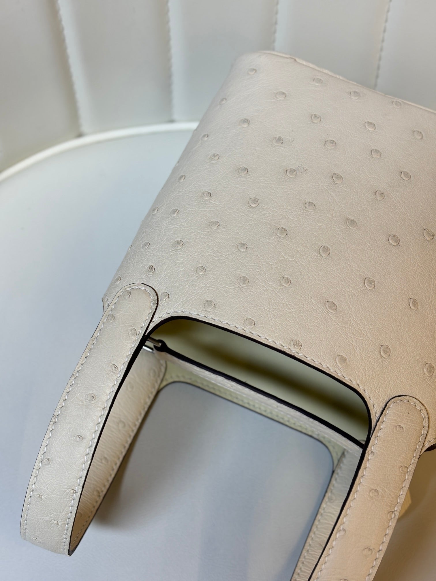 HM 25S PICOTIN LOCK 14 CM IN CREAM WHITE OSTRICH WITH SILVER HARDWARE
