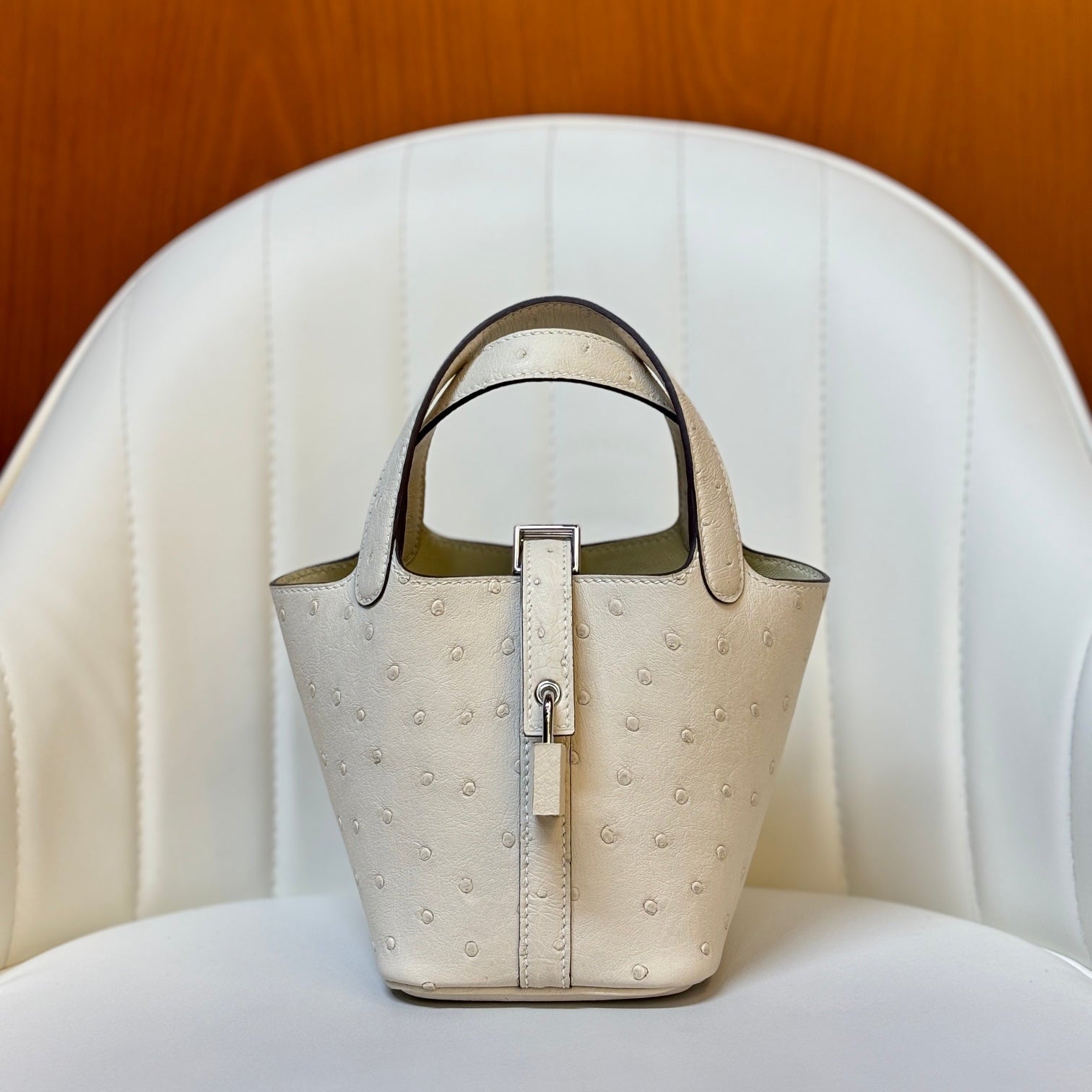 HM 25S PICOTIN LOCK 14 CM IN CREAM WHITE OSTRICH WITH SILVER HARDWARE