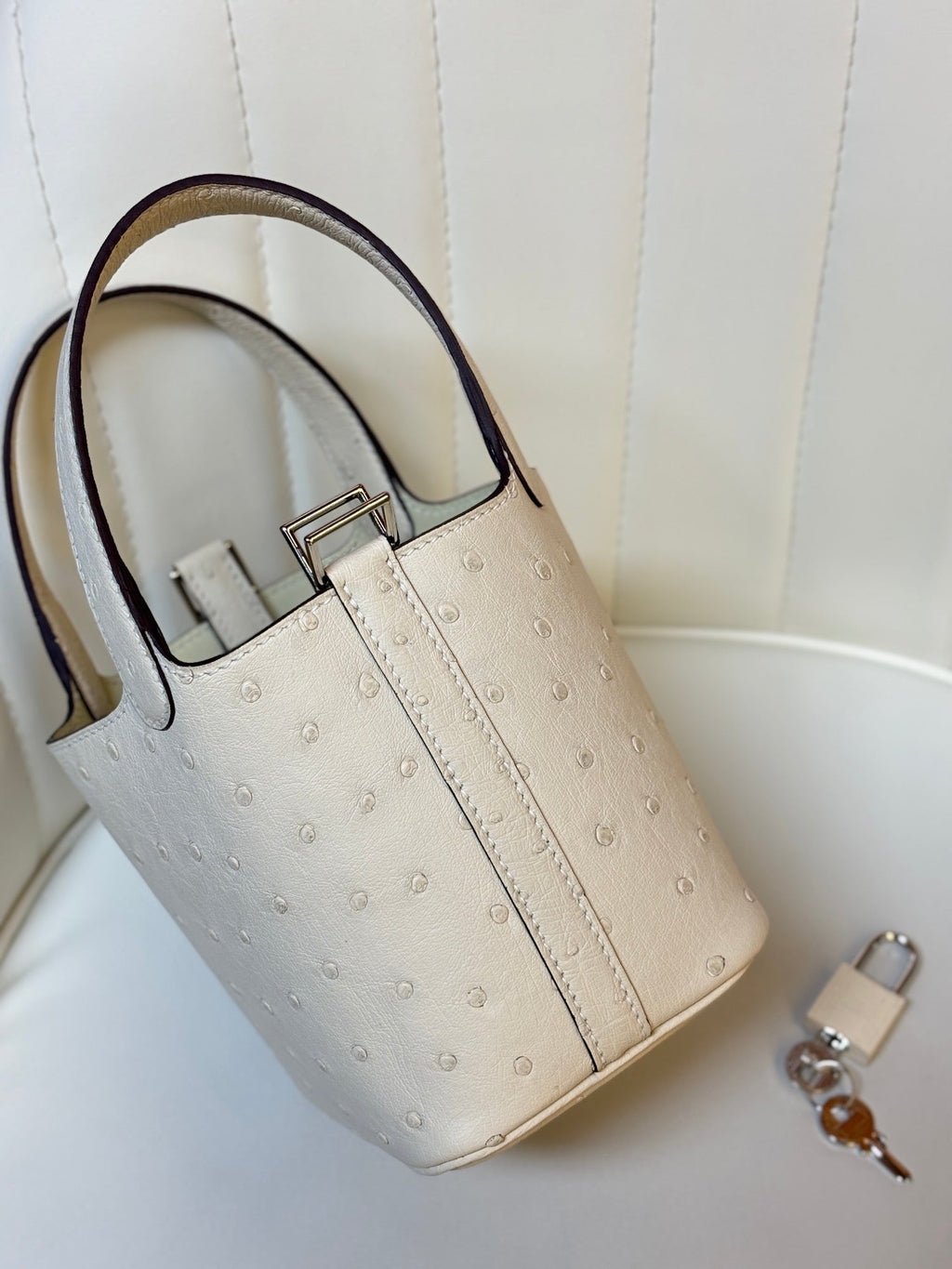 HM 25S PICOTIN LOCK 14 CM IN CREAM WHITE OSTRICH WITH SILVER HARDWARE