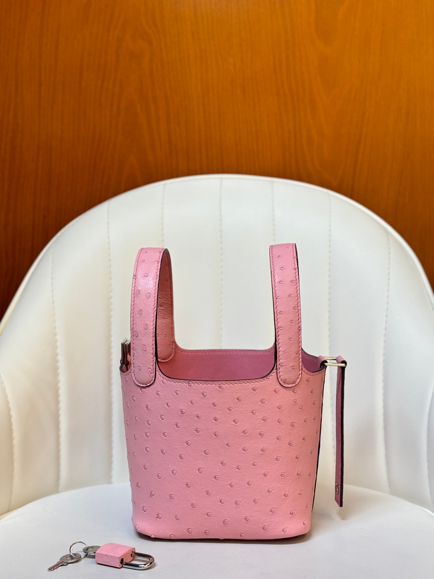 HM 25S PICOTIN LOCK 14 CM IN PINK OSTRICH WITH SILVER HARDWARE