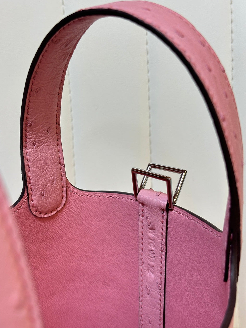 HM 25S PICOTIN LOCK 14 CM IN PINK OSTRICH WITH SILVER HARDWARE