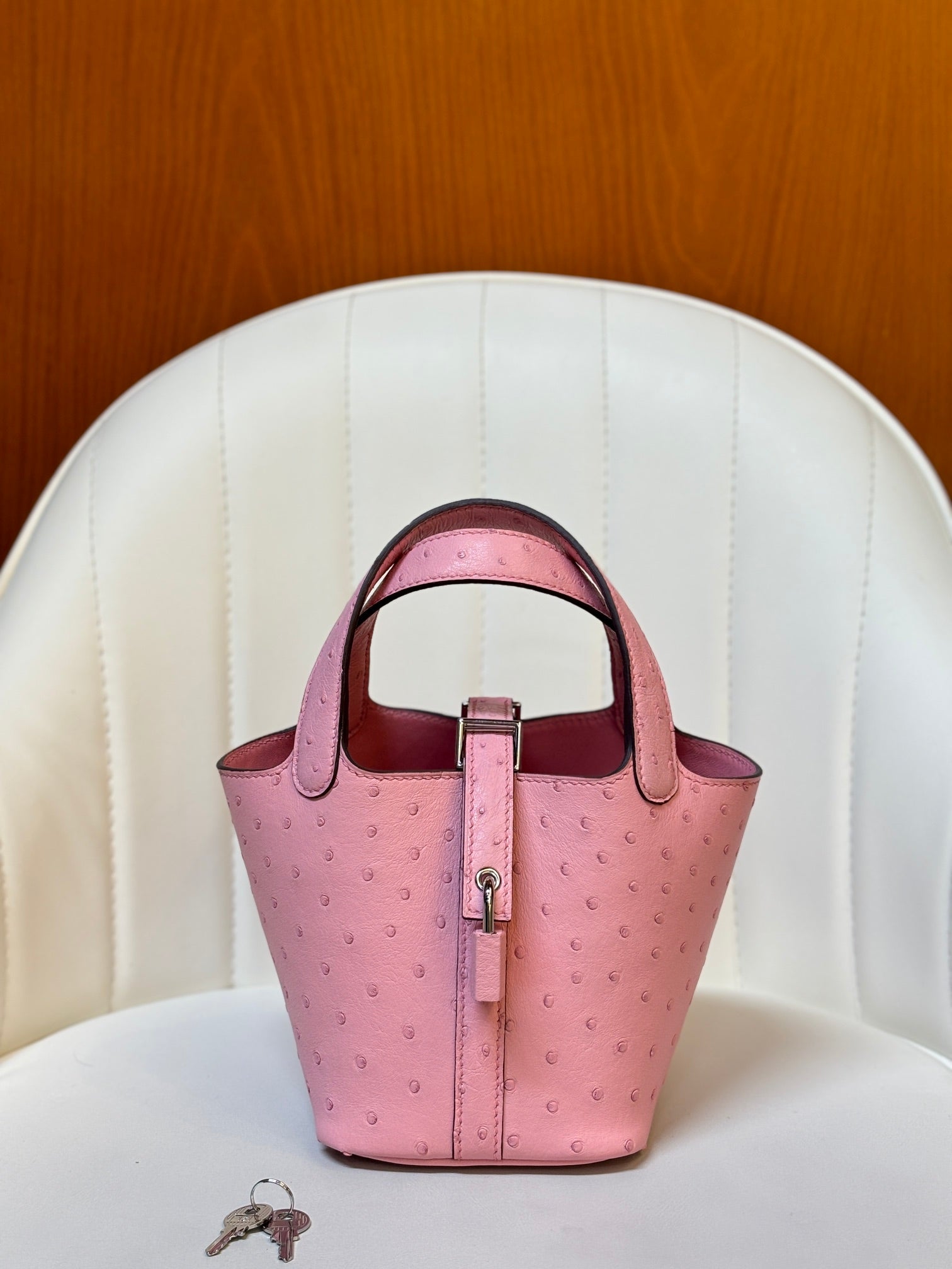HM 25S PICOTIN LOCK 14 CM IN PINK OSTRICH WITH SILVER HARDWARE