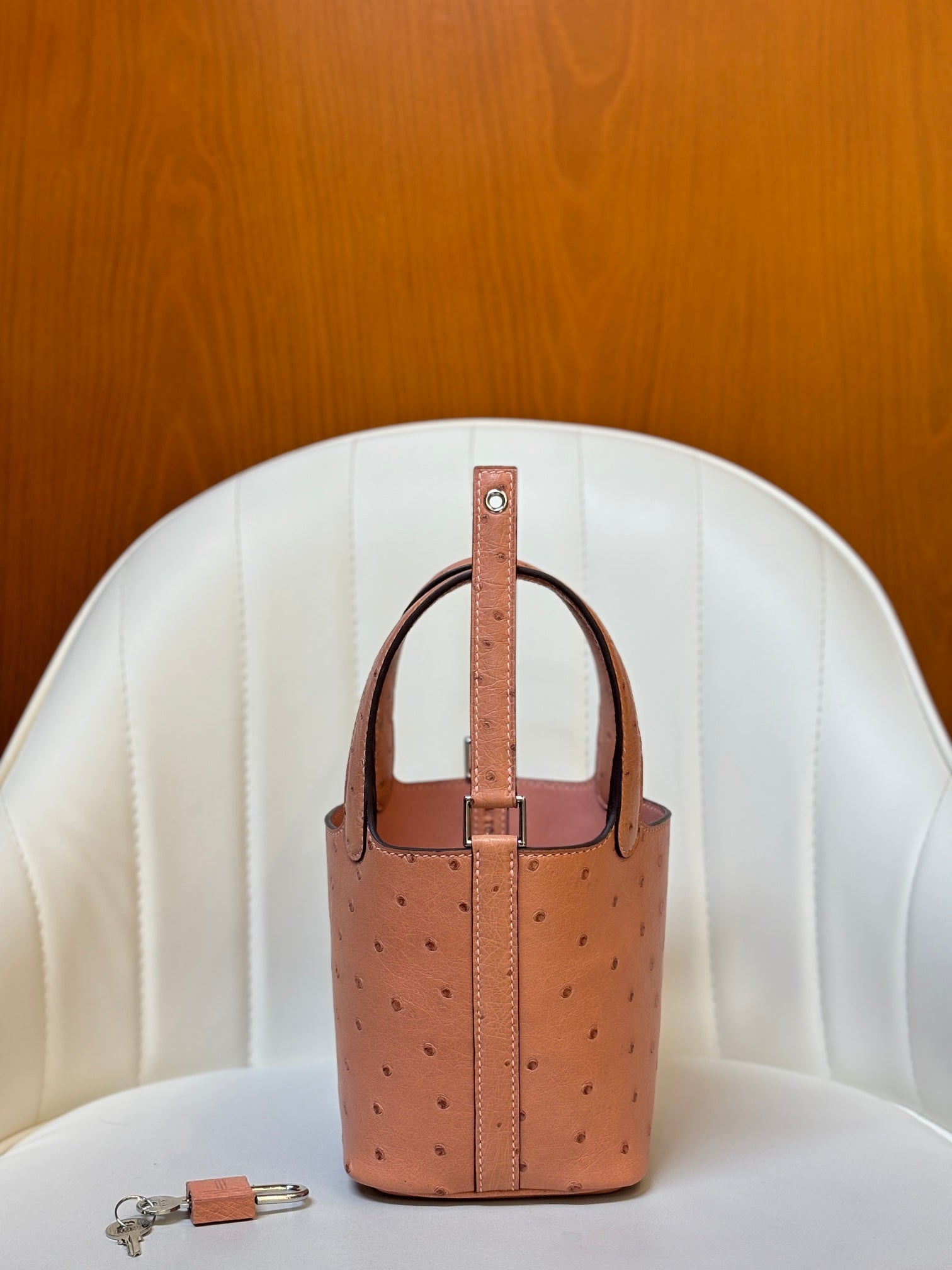 HM 25S PICOTIN LOCK 14 CM IN LIGHT CLAY ORANGE OSTRICH WITH SILVER HARDWARE