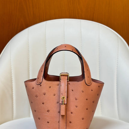 HM 25S PICOTIN LOCK 14 CM IN LIGHT CLAY ORANGE OSTRICH WITH GOLD HARDWARE