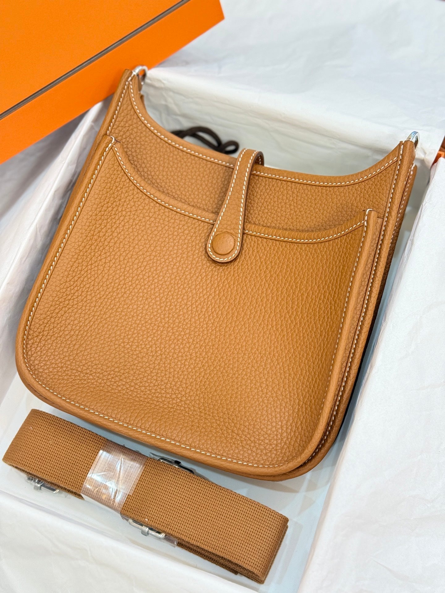HM 26S EVELYNE BAG 23CM IN ORANGE BROWN GRAINED CALFSKIN