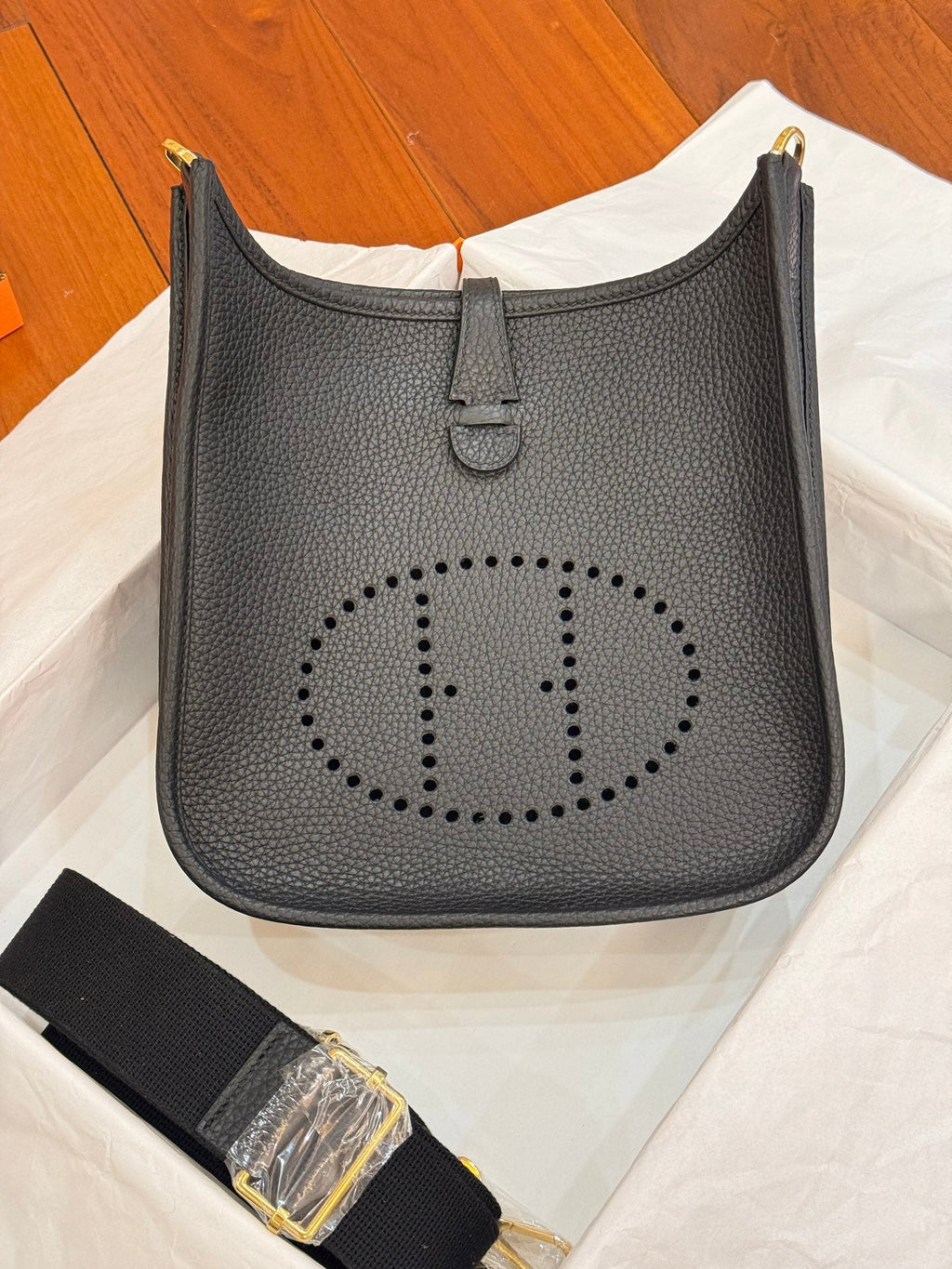 HM 26S EVELYNE BAG 23CM IN BLACK GRAINED CALFSKIN