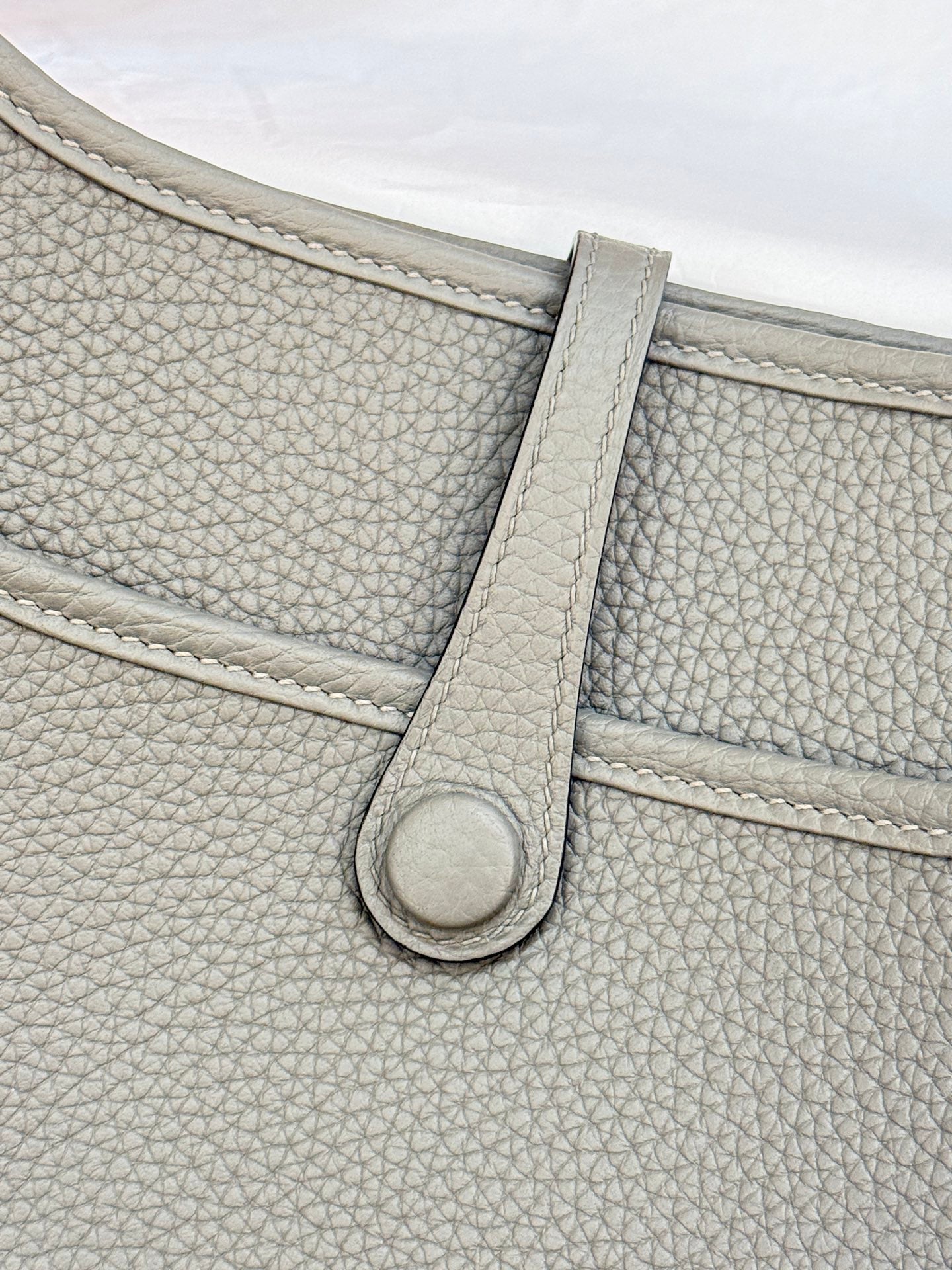 HM 26S EVELYNE BAG 23CM IN GRAY GRAINED CALFSKIN