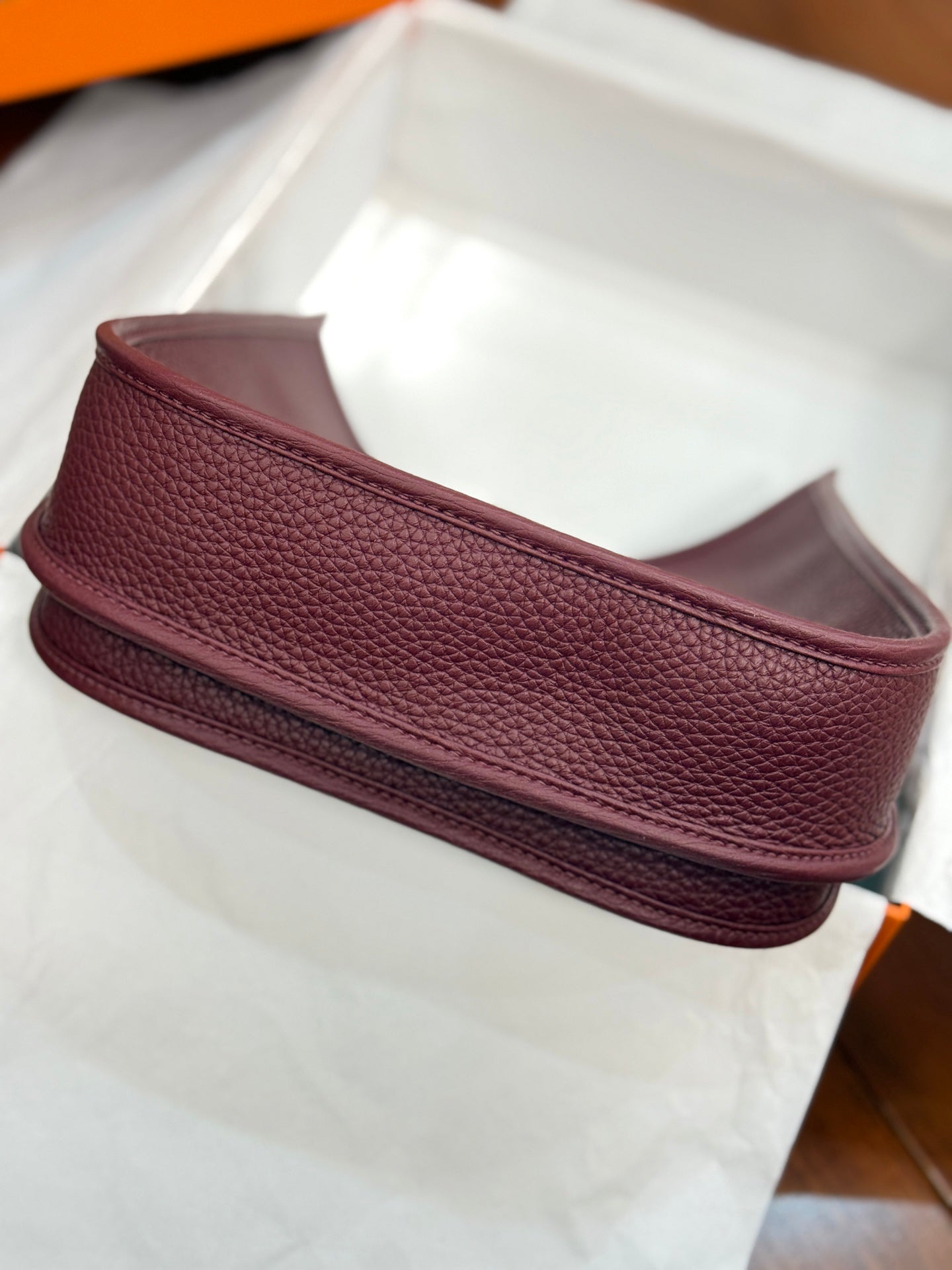 HM 26S EVELYNE BAG 23CM IN WINE RED GRAINED CALFSKIN