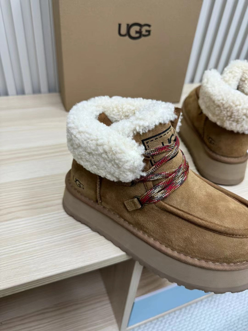 FUNKARRA CABIN CUFF COFFEE BROWN SUEDE AND WHITE LAMB FUR