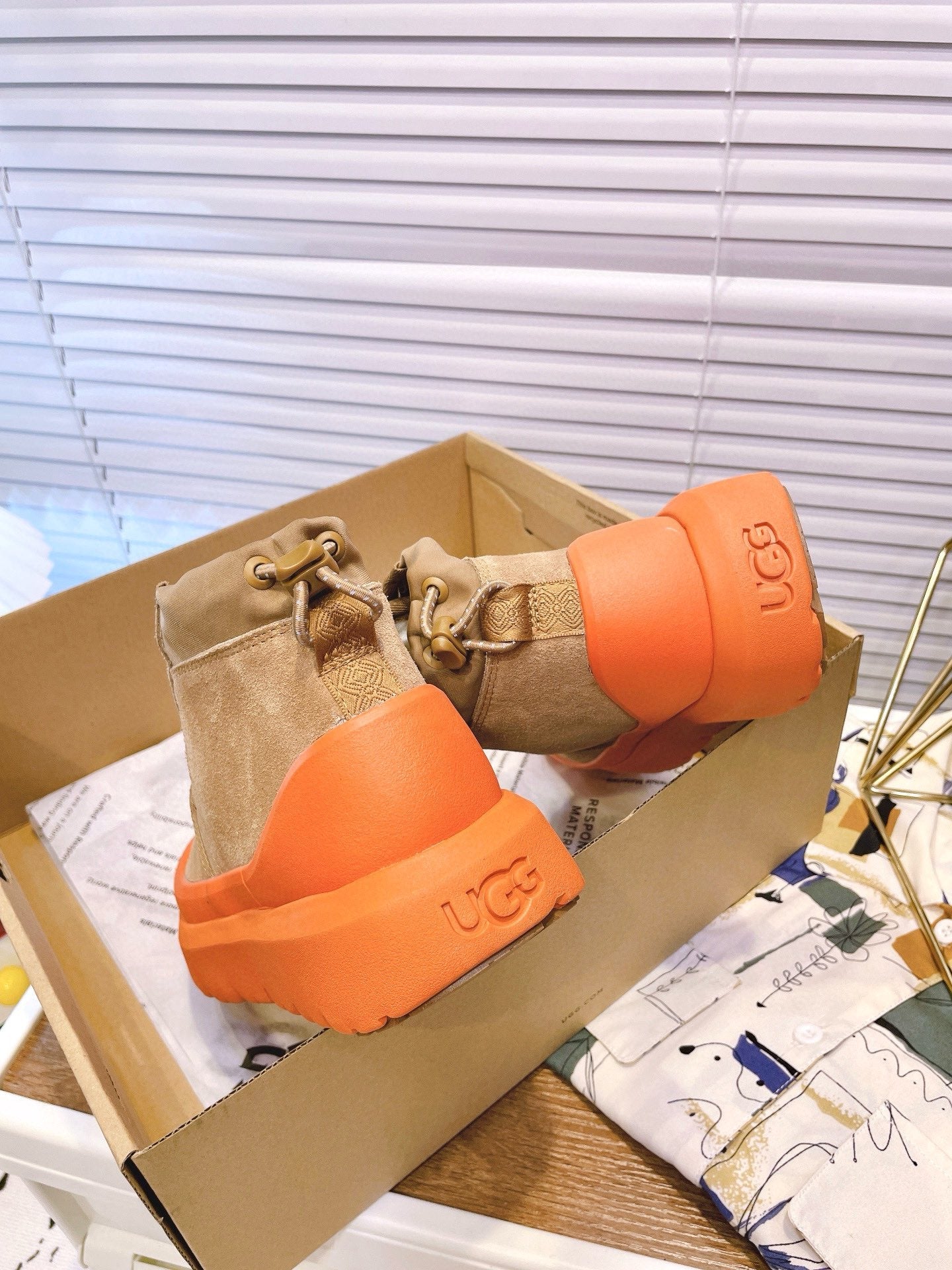 GENDER NEUMEL HIGH WEATHER HYBRID IN PEANUT BROWN SUEDE AND FIRE ORANGE CALFSKIN