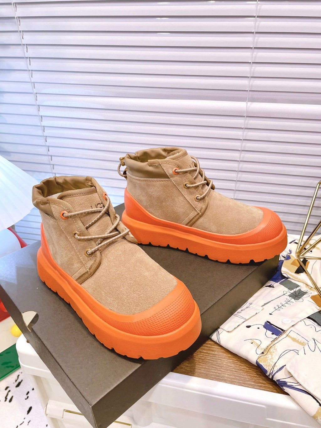 GENDER NEUMEL HIGH WEATHER HYBRID IN PEANUT BROWN SUEDE AND FIRE ORANGE CALFSKIN