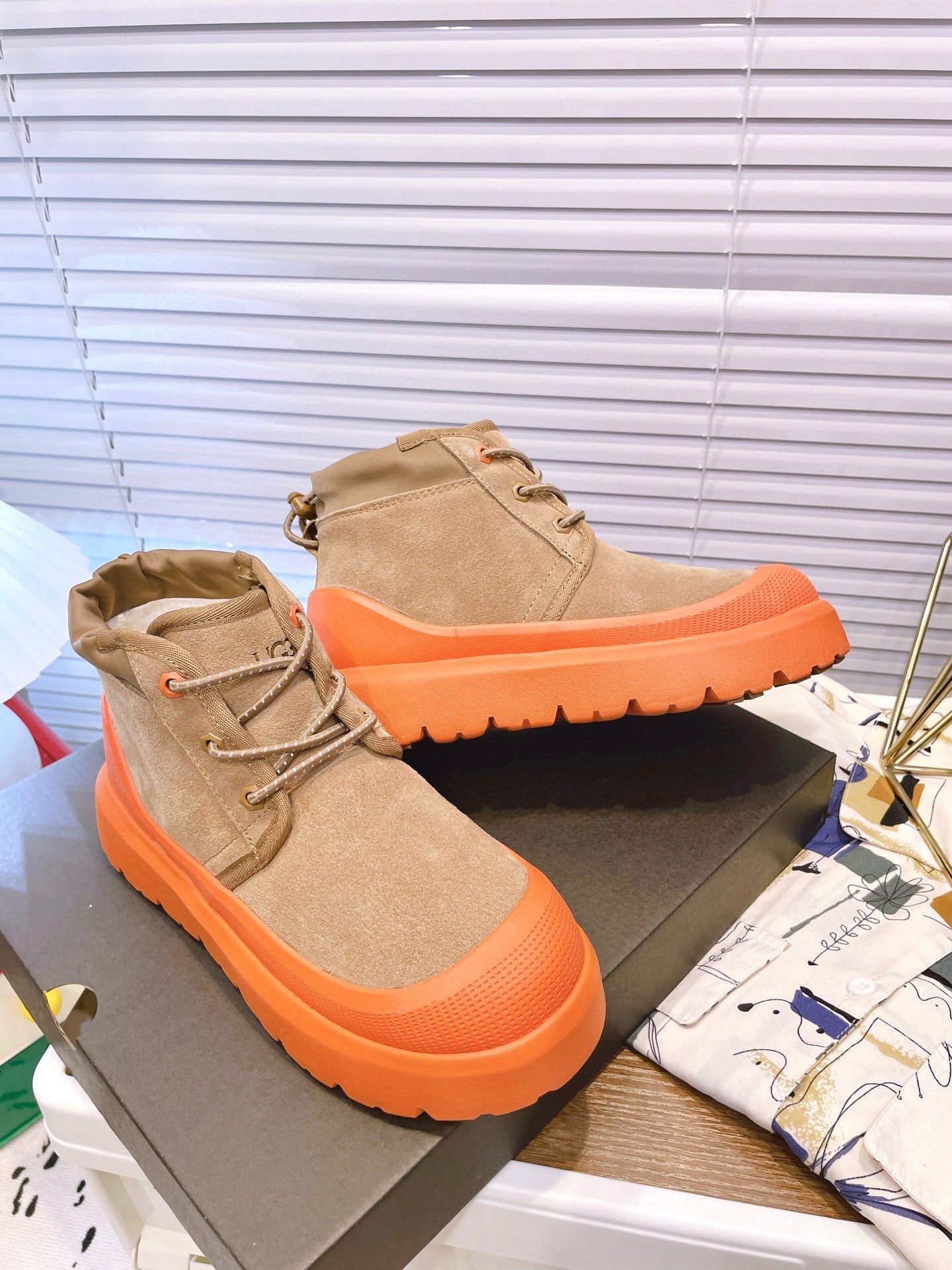 GENDER NEUMEL HIGH WEATHER HYBRID IN PEANUT BROWN SUEDE AND FIRE ORANGE CALFSKIN