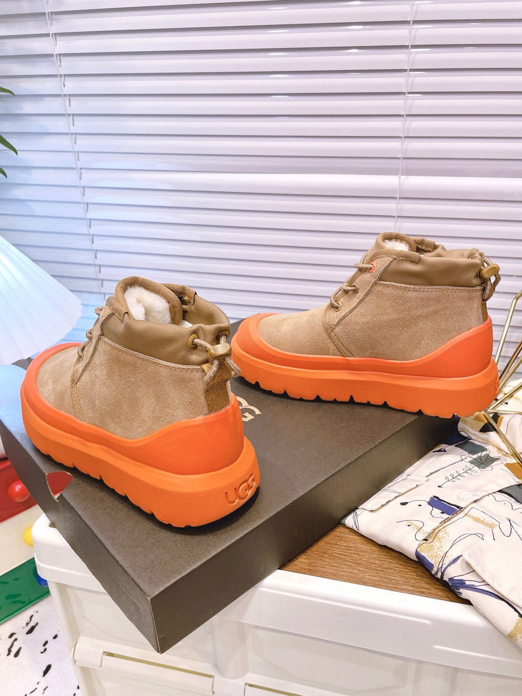 GENDER NEUMEL HIGH WEATHER HYBRID IN PEANUT BROWN SUEDE AND FIRE ORANGE CALFSKIN