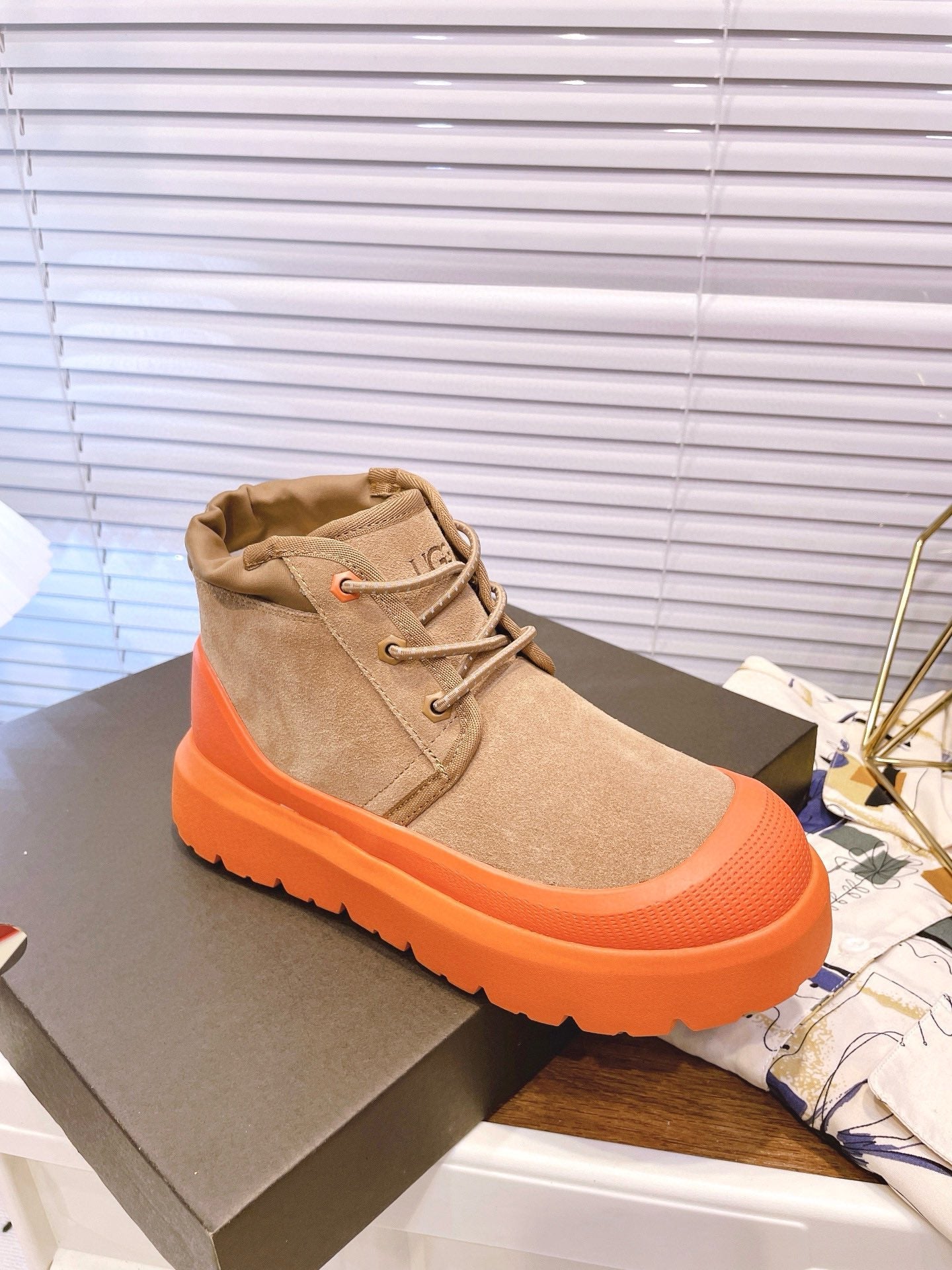 GENDER NEUMEL HIGH WEATHER HYBRID IN PEANUT BROWN SUEDE AND FIRE ORANGE CALFSKIN