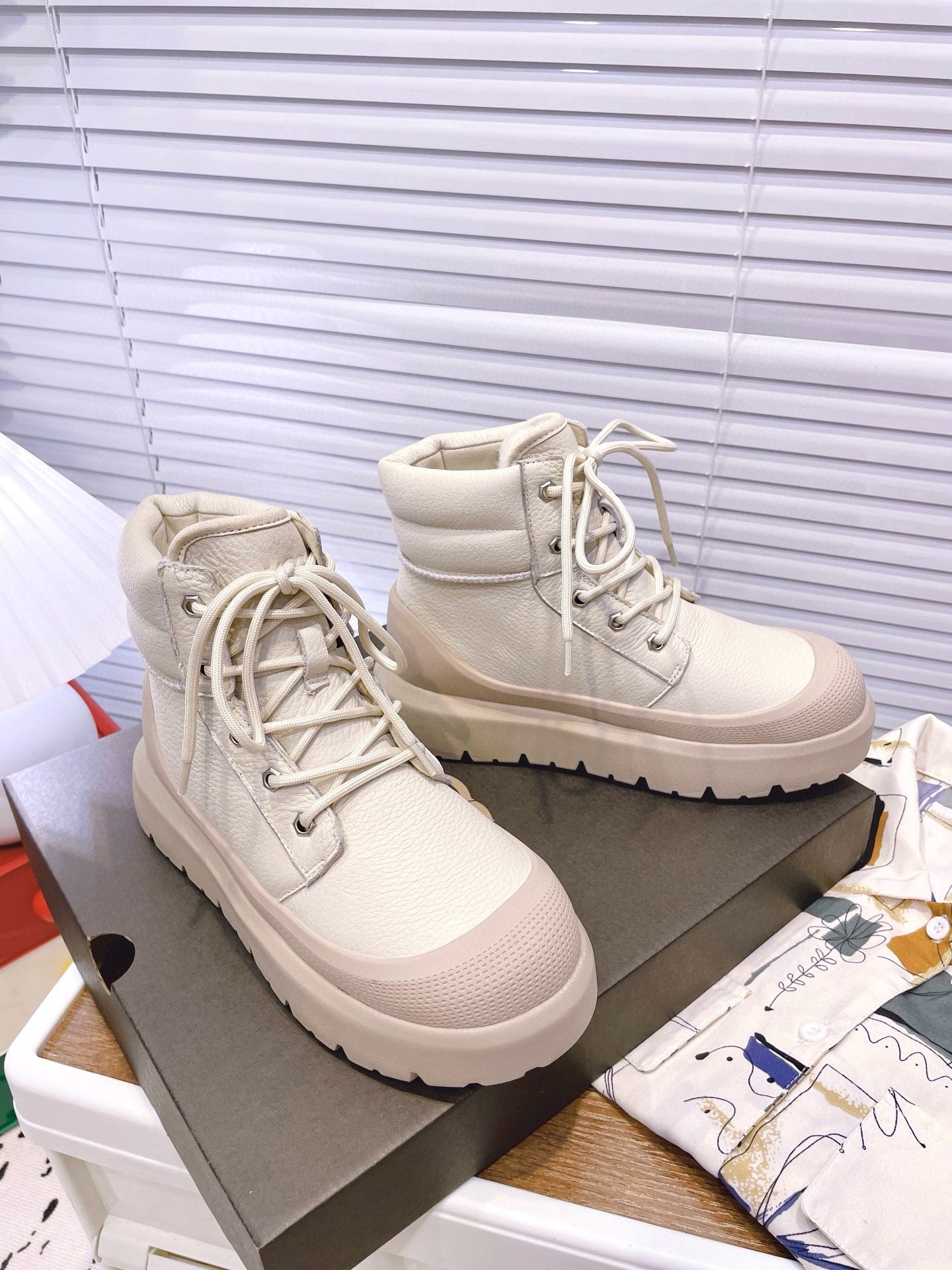GENDER NEUMEL HIGH WEATHER HYBRID IN BRICH MIX WHITE PEPPER CALFSKIN