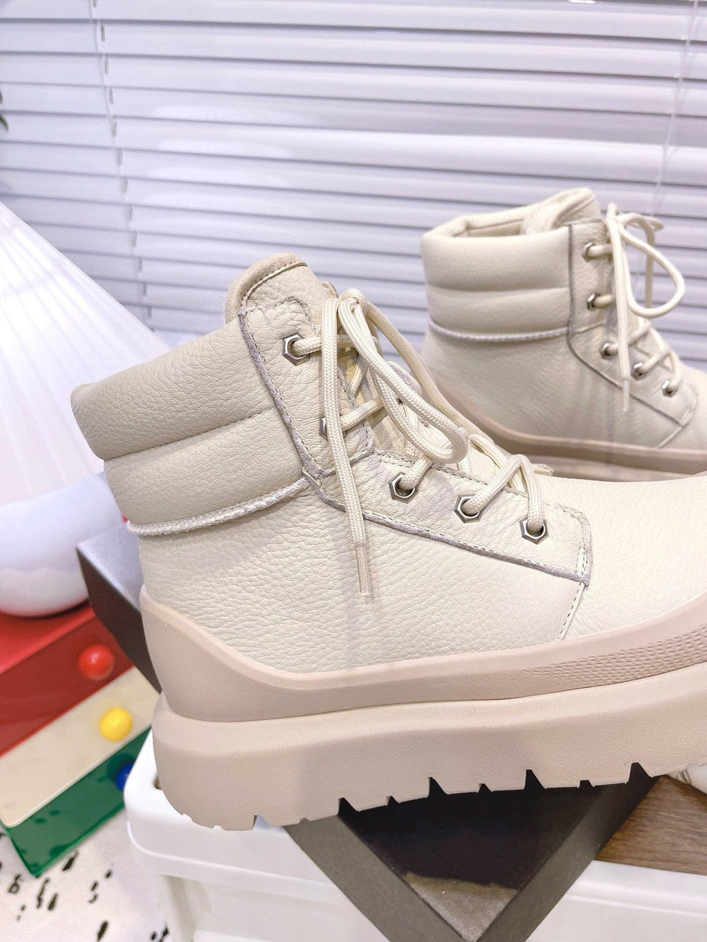 GENDER NEUMEL HIGH WEATHER HYBRID IN BRICH MIX WHITE PEPPER CALFSKIN