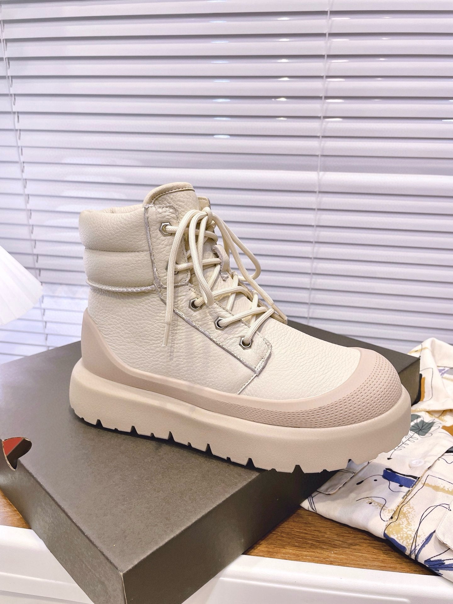 GENDER NEUMEL HIGH WEATHER HYBRID IN BRICH MIX WHITE PEPPER CALFSKIN