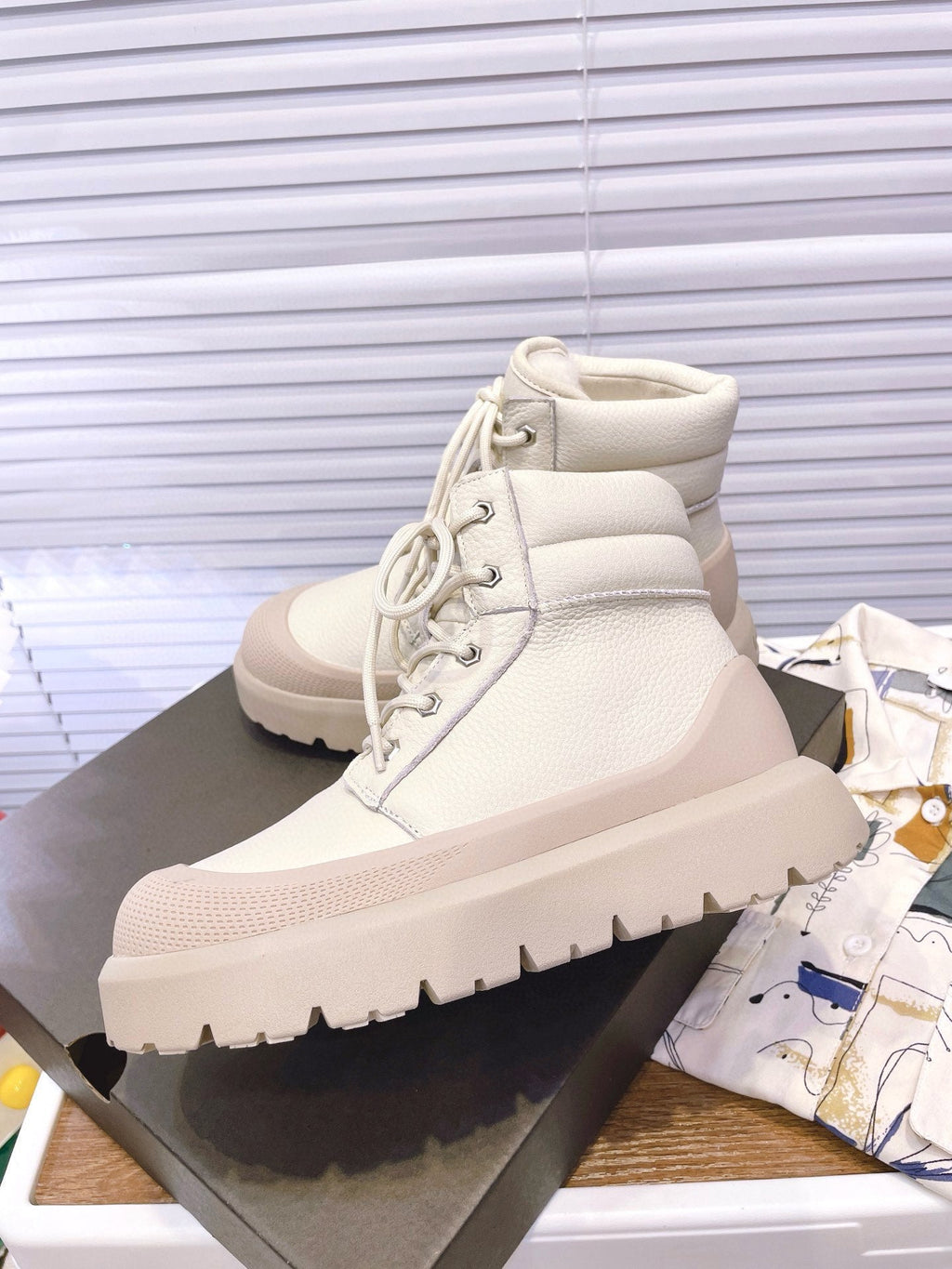 GENDER NEUMEL HIGH WEATHER HYBRID IN BRICH MIX WHITE PEPPER CALFSKIN