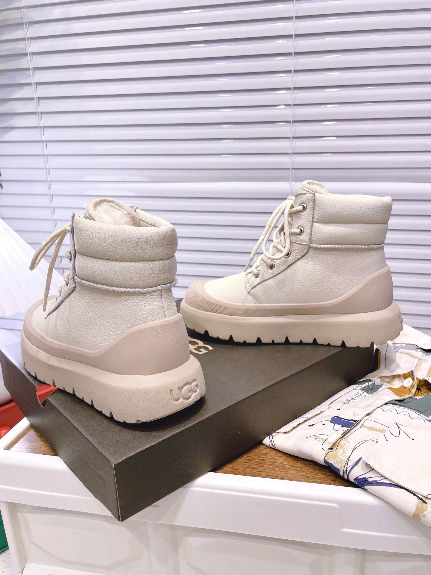 GENDER NEUMEL HIGH WEATHER HYBRID IN BRICH MIX WHITE PEPPER CALFSKIN