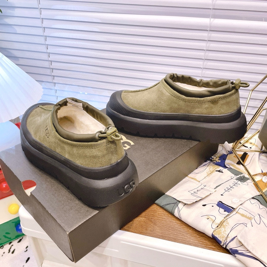 TASMAN WEATHER HYBRID IN OLIVE GREEN SUEDE AND BLACK CALFSKIN