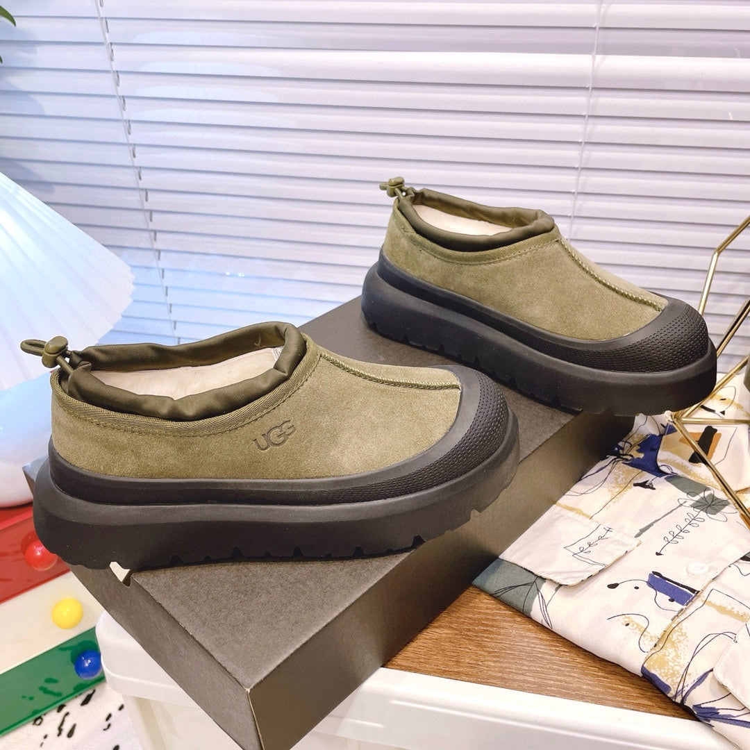 TASMAN WEATHER HYBRID IN OLIVE GREEN SUEDE AND BLACK CALFSKIN