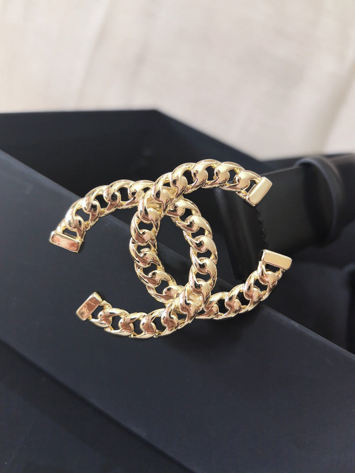 DOUBLE C BELT 30MM IN BLACK CALFSKIN GOLD CHAIN BUCKLE