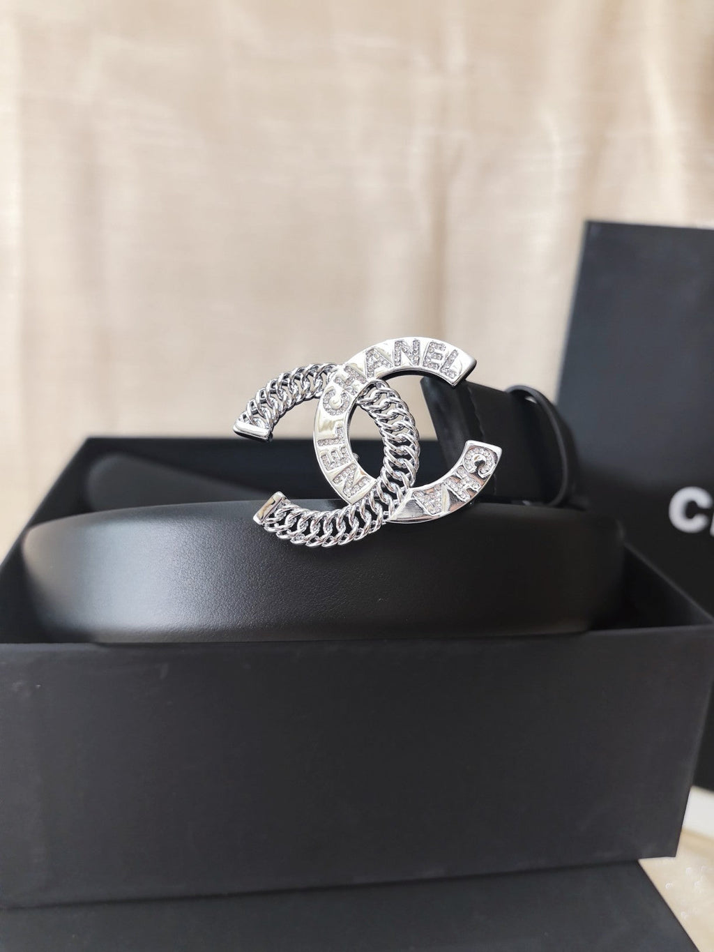 DOUBLE C CHAIN BELT 30MM IN BLACK CALFSKIN LOGO CRYSTAL GOLD BUCKLE