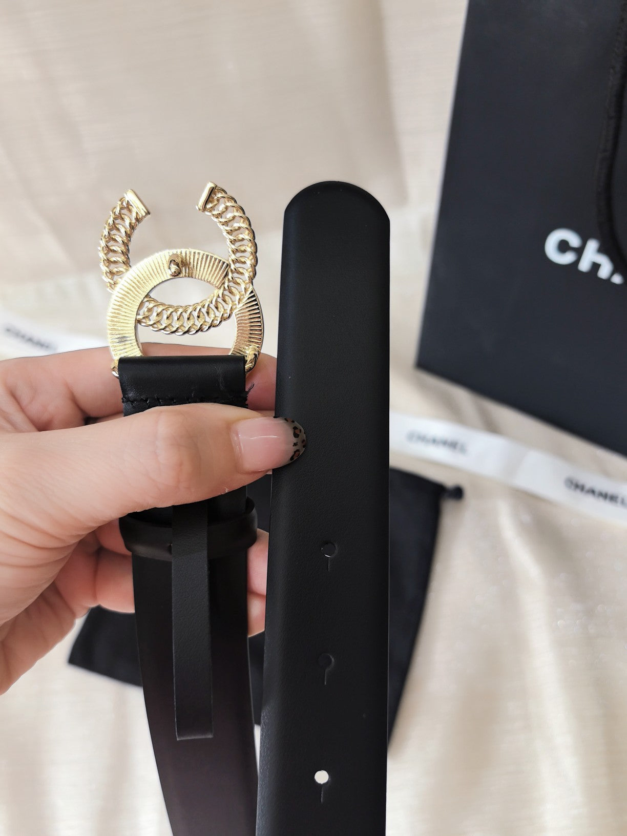 CC MEDIUM 30 MM BELT BLACK CALFSKIN GOLD HARDWARE WITH LETTER