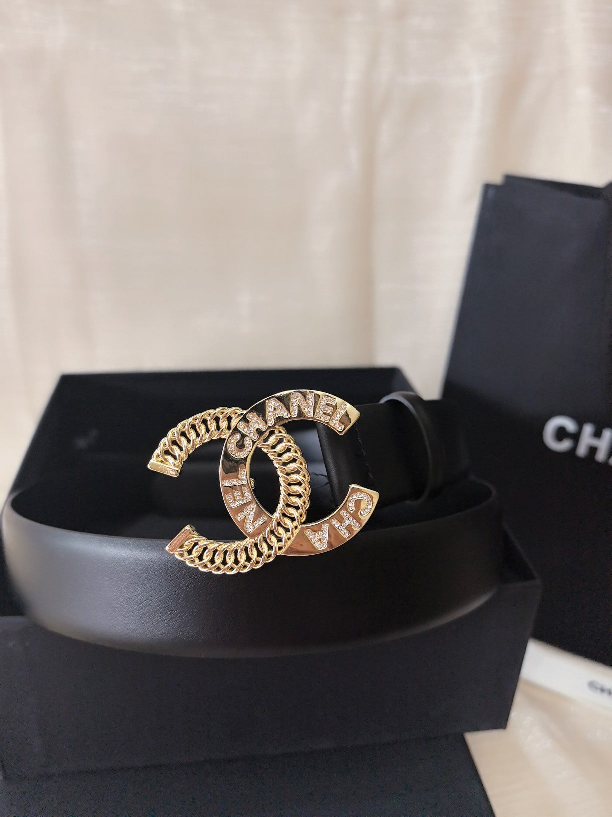 CC MEDIUM 30 MM BELT BLACK CALFSKIN GOLD HARDWARE WITH LETTER