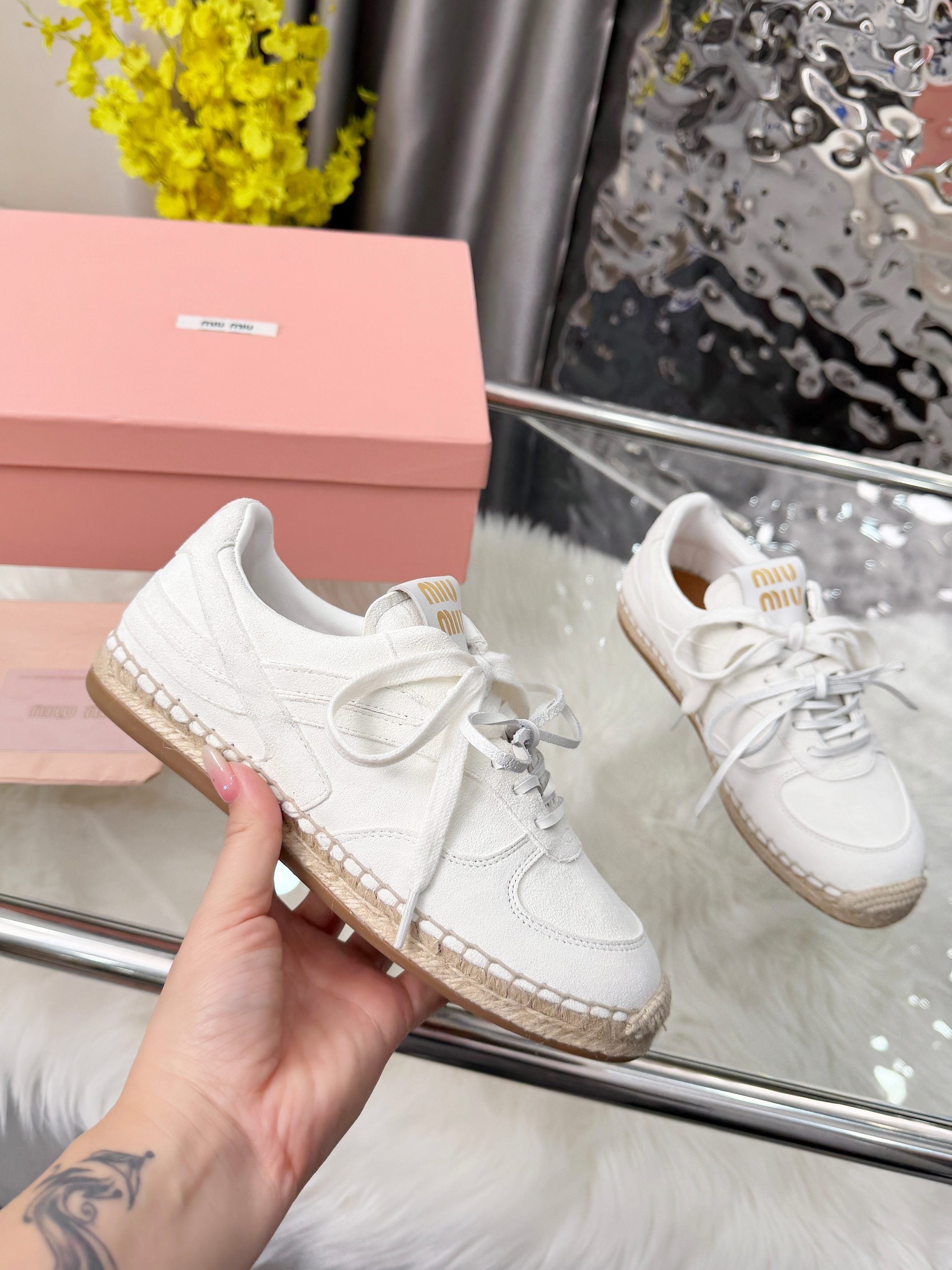 MIUMIU 26S SNEAKERS IN WHITE SUEDE