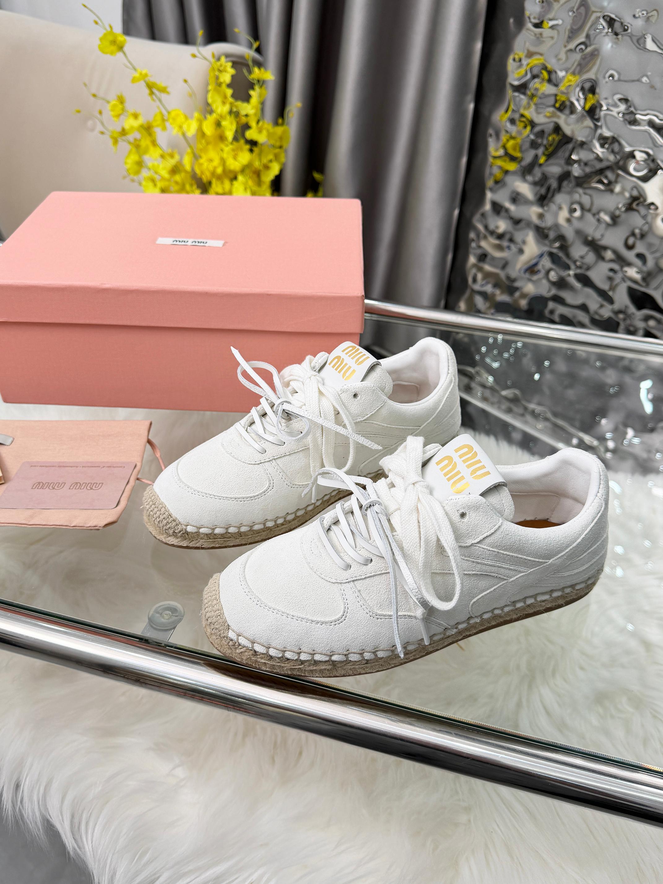 MIUMIU 26S SNEAKERS IN WHITE SUEDE
