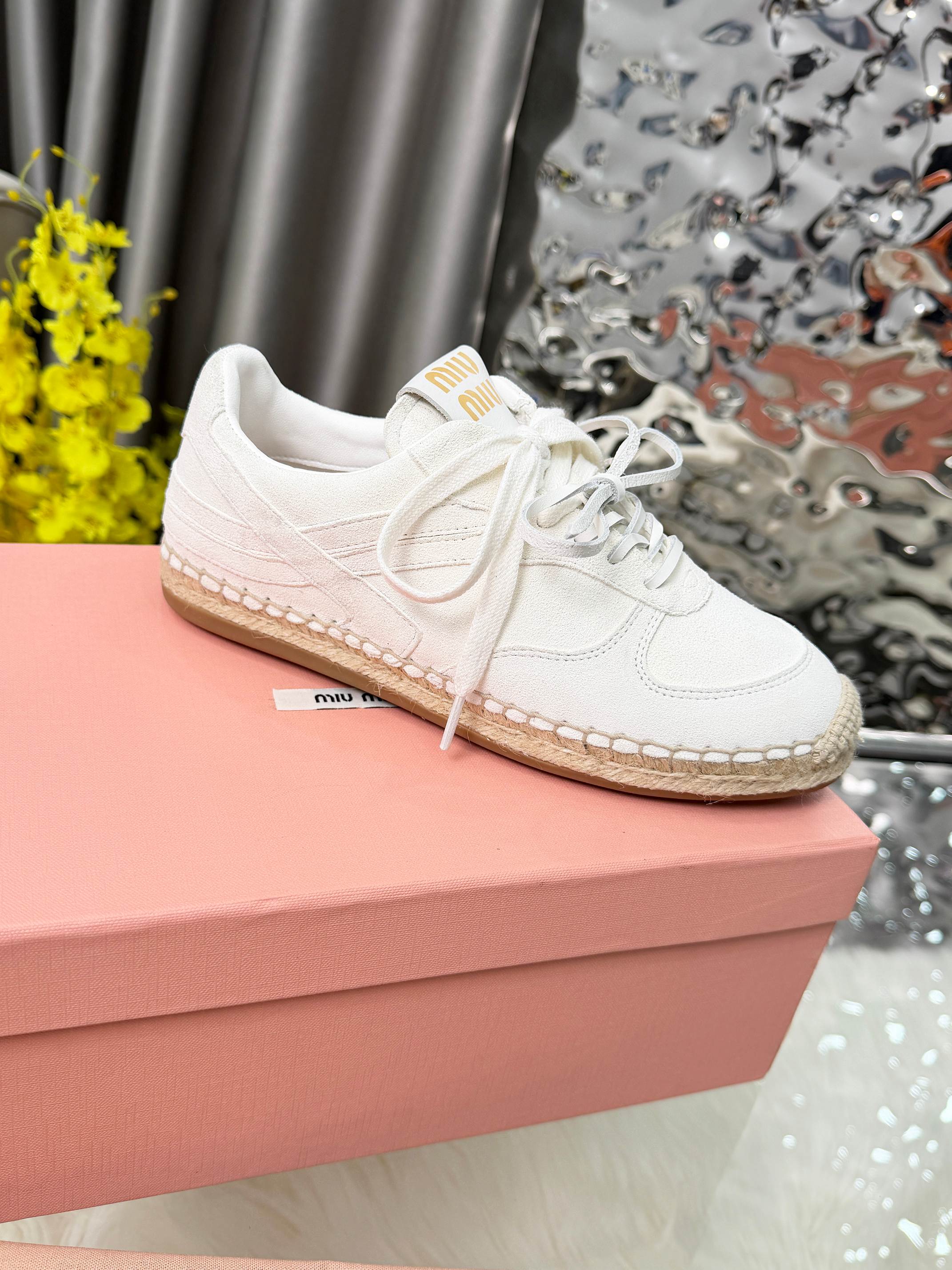 MIUMIU 26S SNEAKERS IN WHITE SUEDE