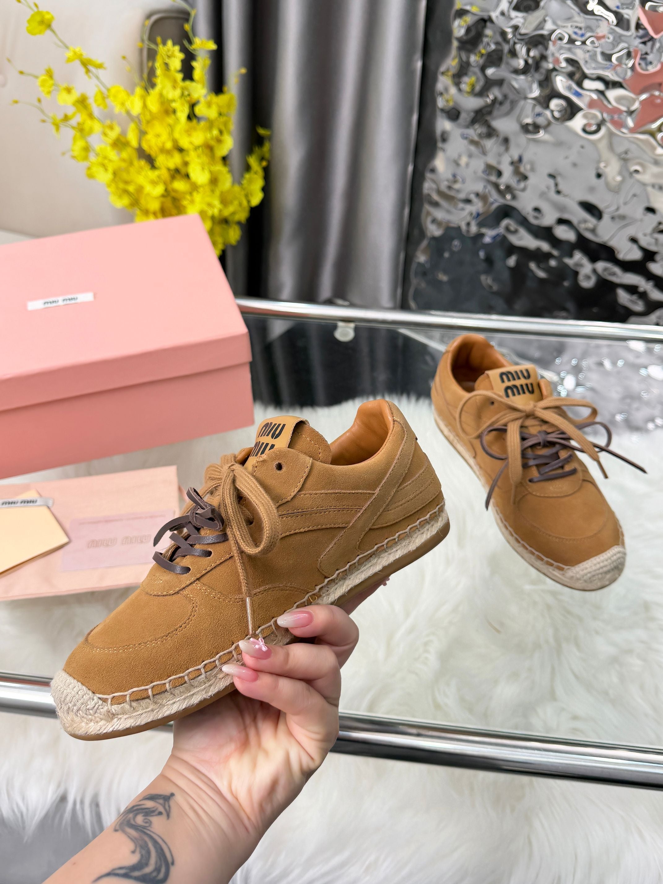 MIUMIU 26S SNEAKERS IN CARAMEL BROWN SUEDE