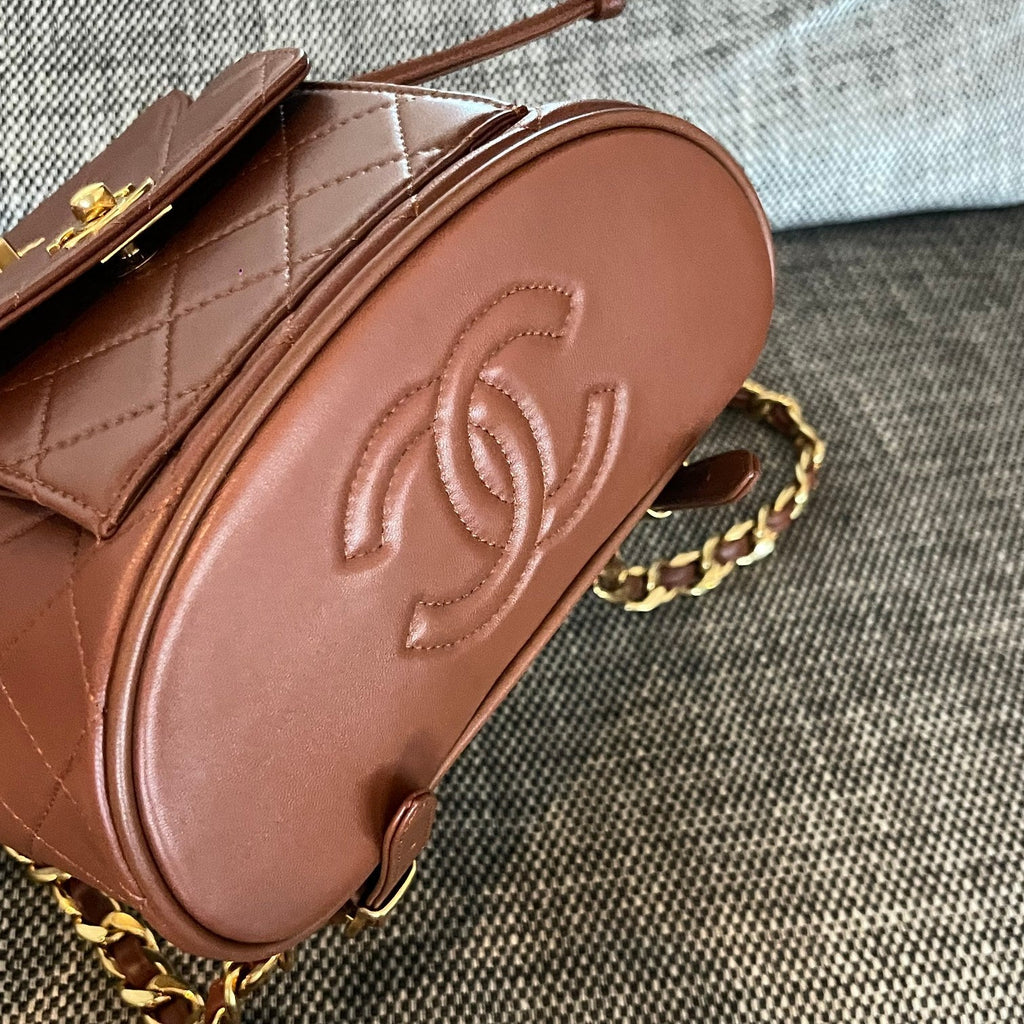 CHANEL 26S BACKPACK WITH FRONT POCKET 21 IN BROWN QUILTED LAMBSKIN GOLD HARDWARE