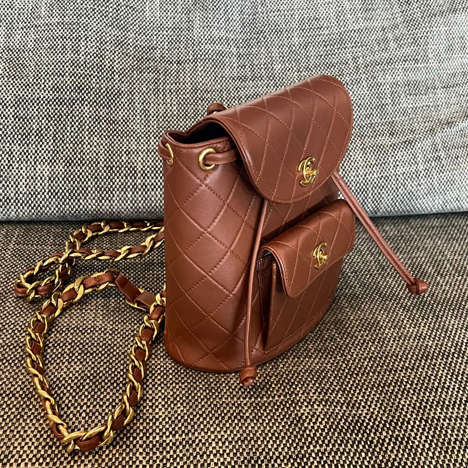 CHANEL 26S BACKPACK WITH FRONT POCKET 21 IN BROWN QUILTED LAMBSKIN GOLD HARDWARE
