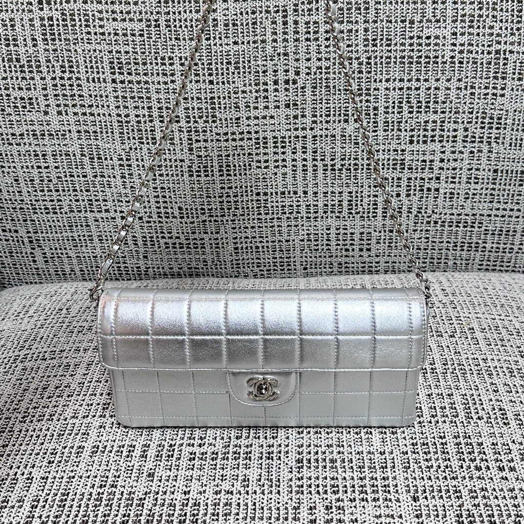 CHANEL 26S FLAP BAG 26 IN SILVER CALFSKIN SILVER HARDWARE